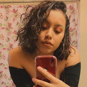 Meet your Posher, Stephany